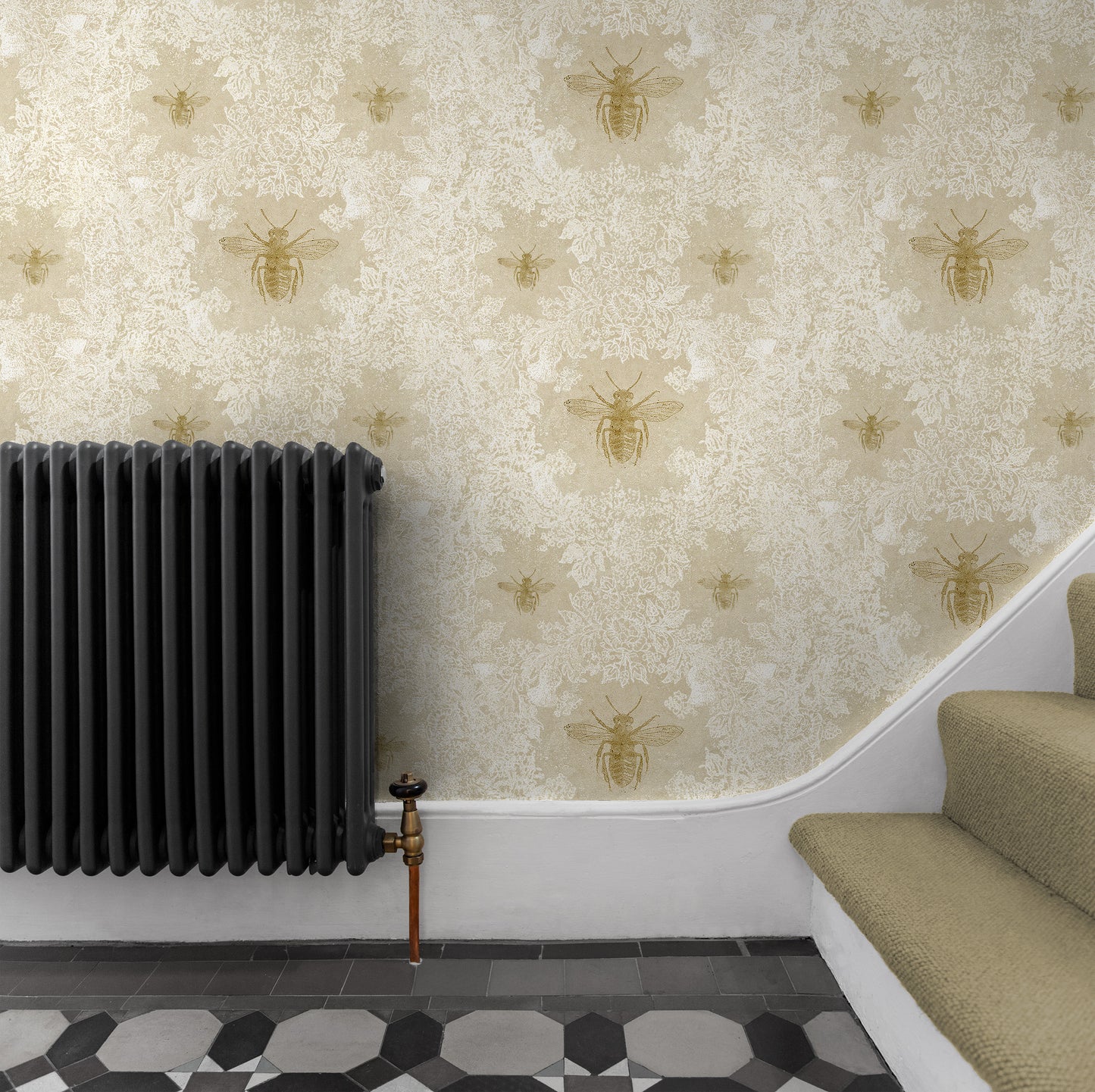 Queen Bee Honey Wallpaper